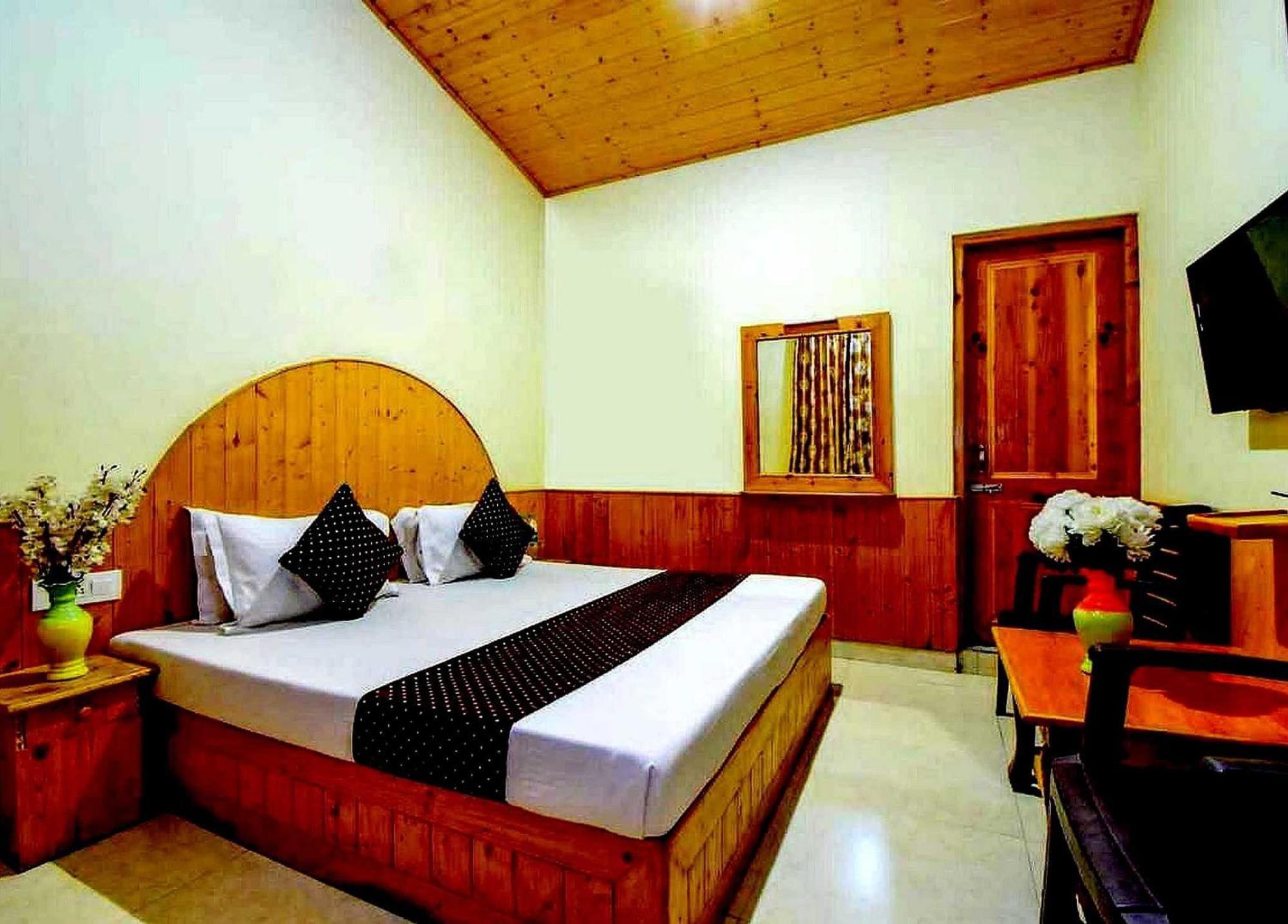 Oyo Flagship 82405 Cochin Villa Manāli Exterior foto