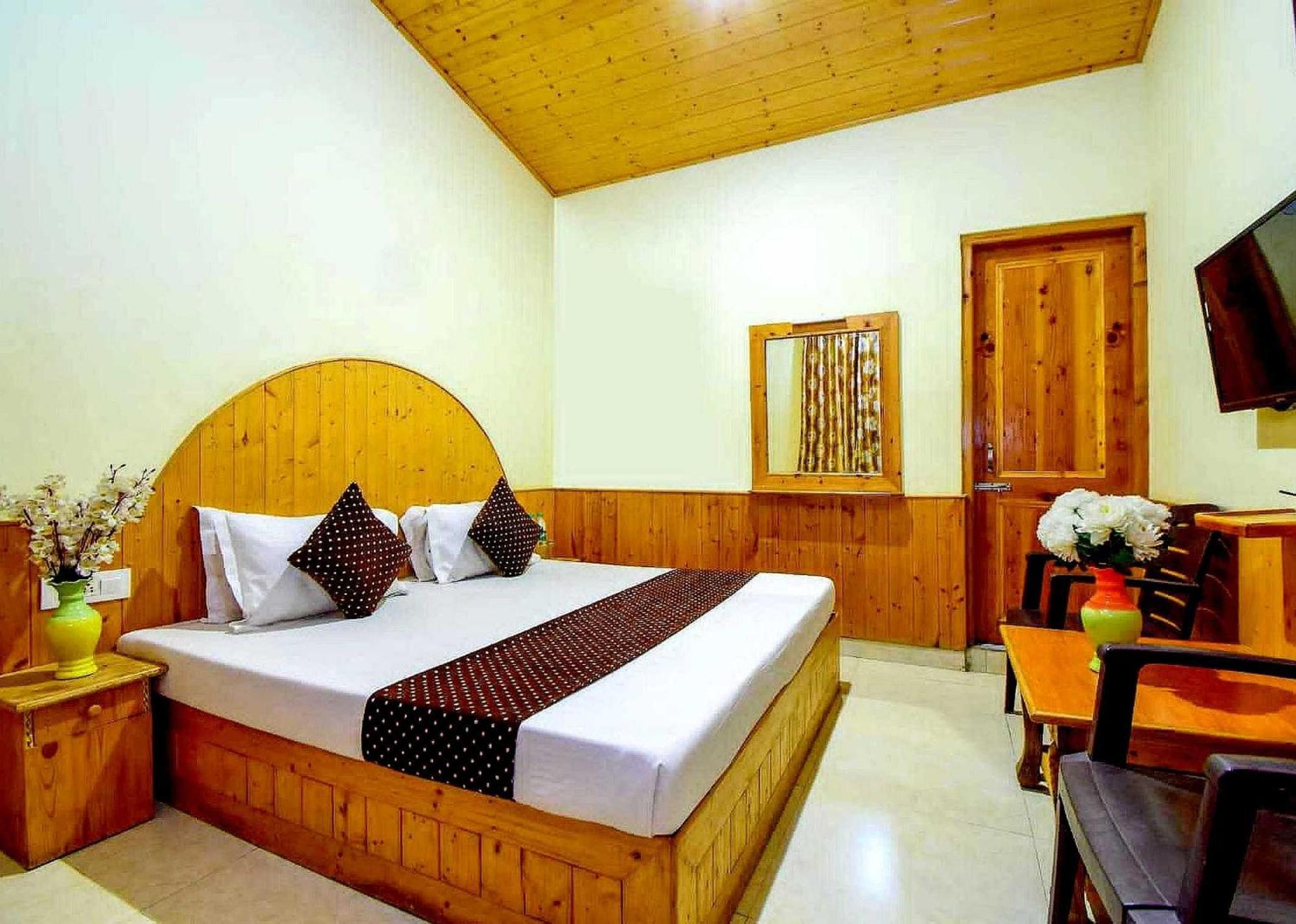 Oyo Flagship 82405 Cochin Villa Manāli Exterior foto